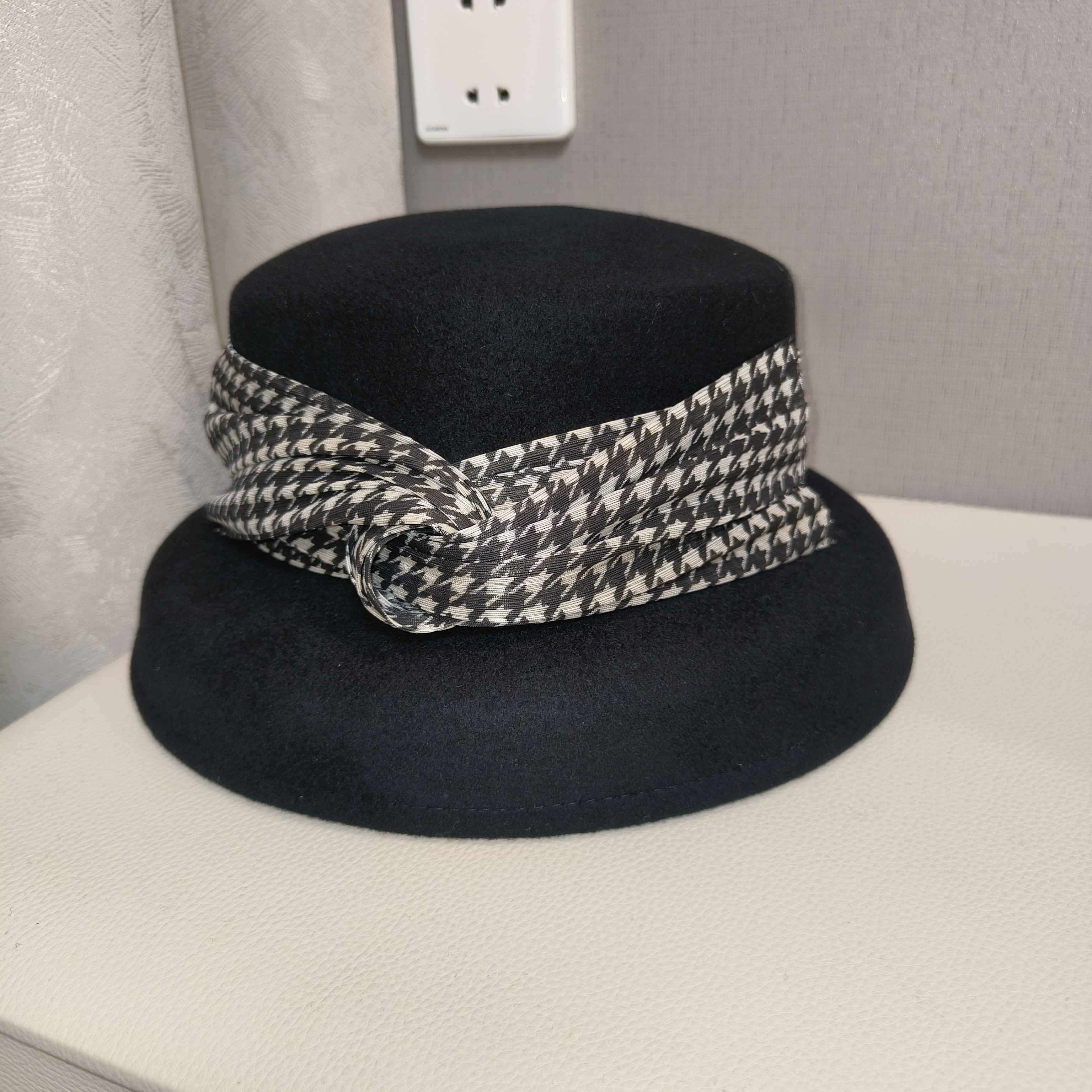 【尚雅美】低调奢华真丝麻千鸟格时尚澳毛赫本帽