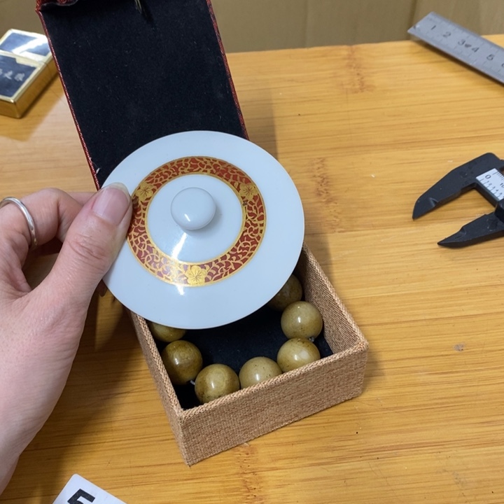 瓷片哈中古工艺品一件