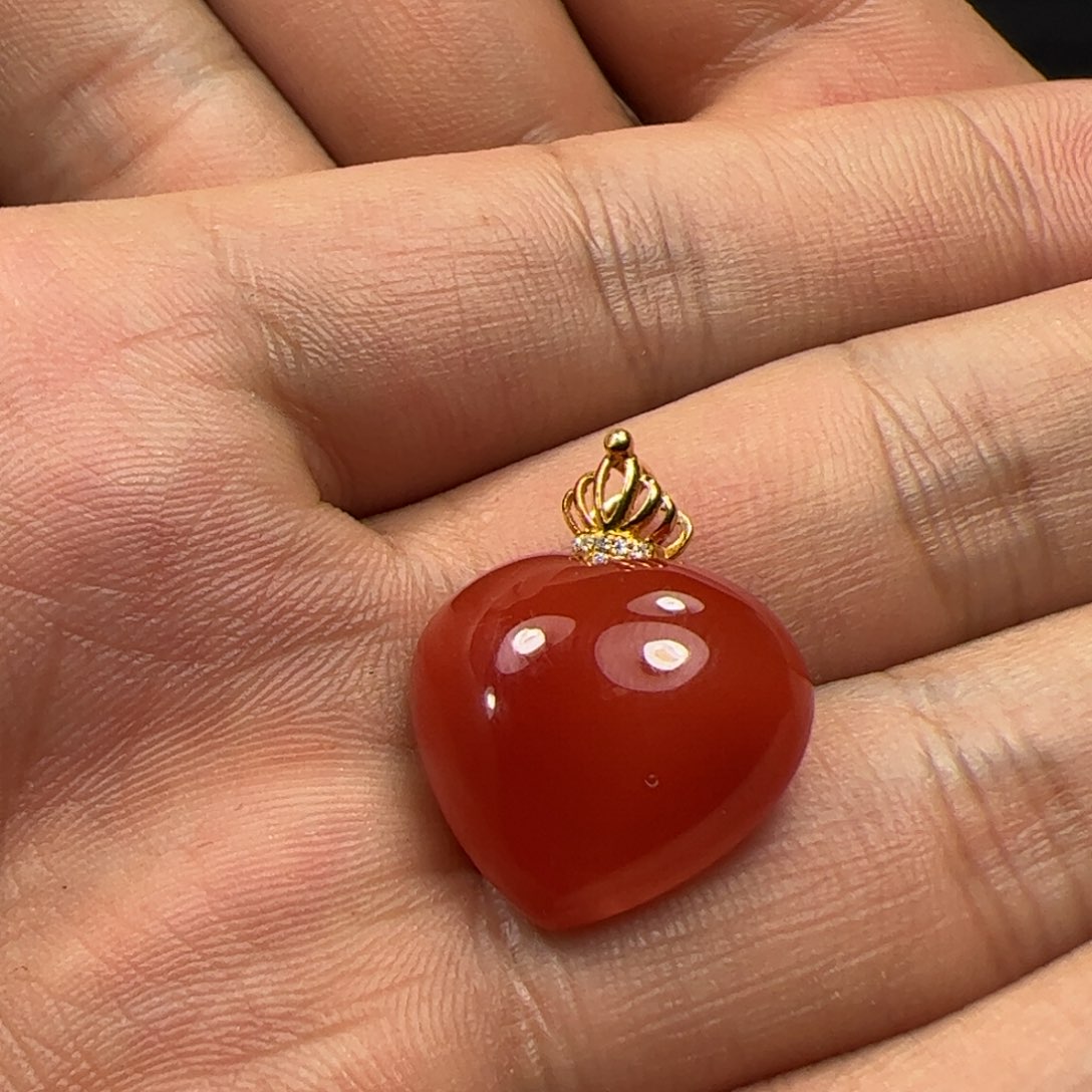 南红玛瑙吊坠18K金镶嵌