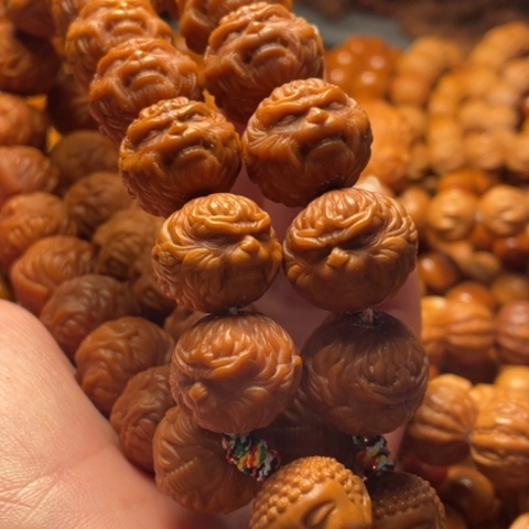 手串猴头核桃心**飘舞台