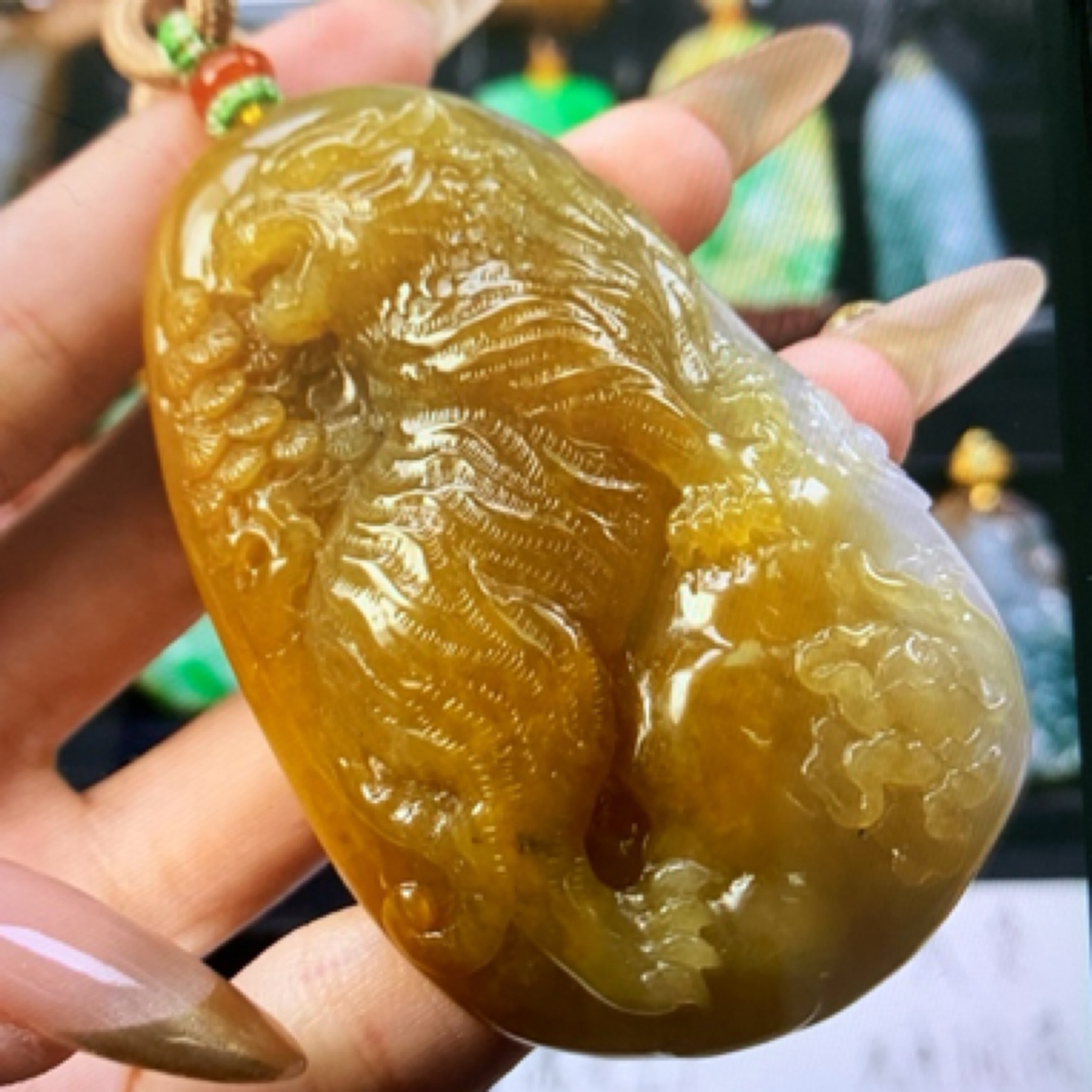 翡翠挂件毛货抛光一物一证