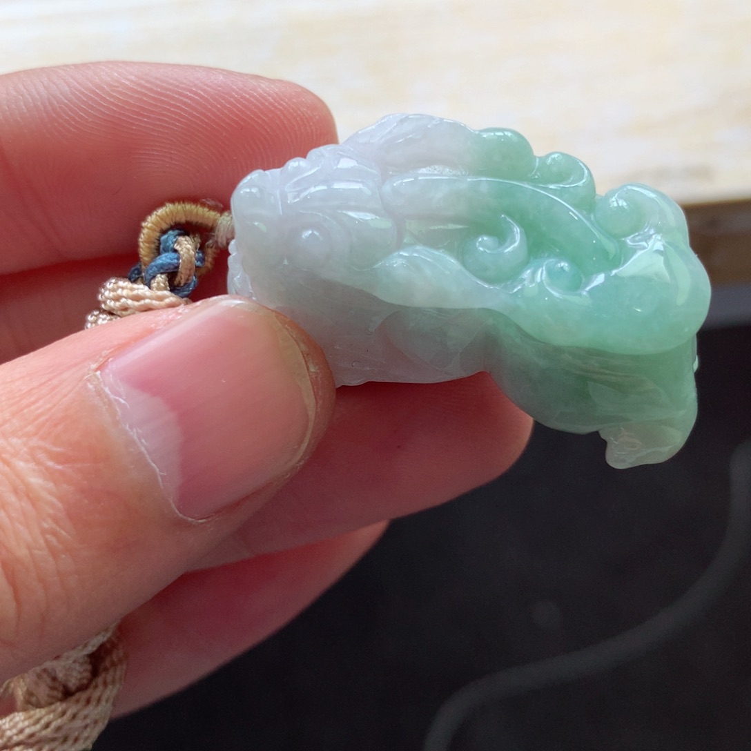 翡翠颈饰未镶嵌吊坠