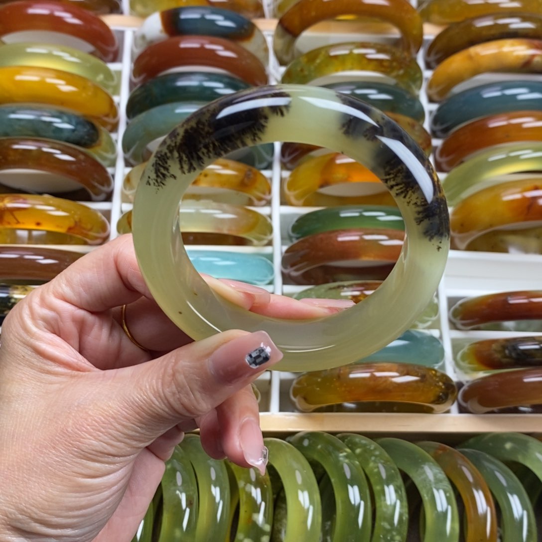 未镶嵌蛇纹石玉手镯680