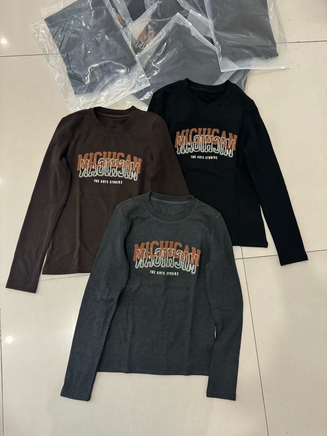  （小雨推荐994216）加绒女字母印花长袖卡通元素圆领T恤秋冬女士针