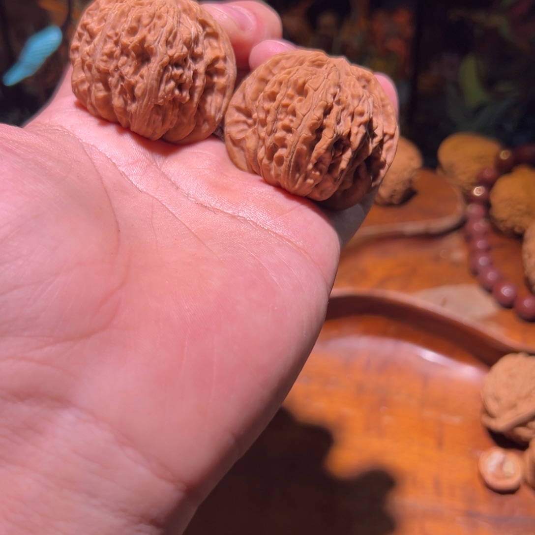 ****吊坠文玩核桃44红皮山地四座楼