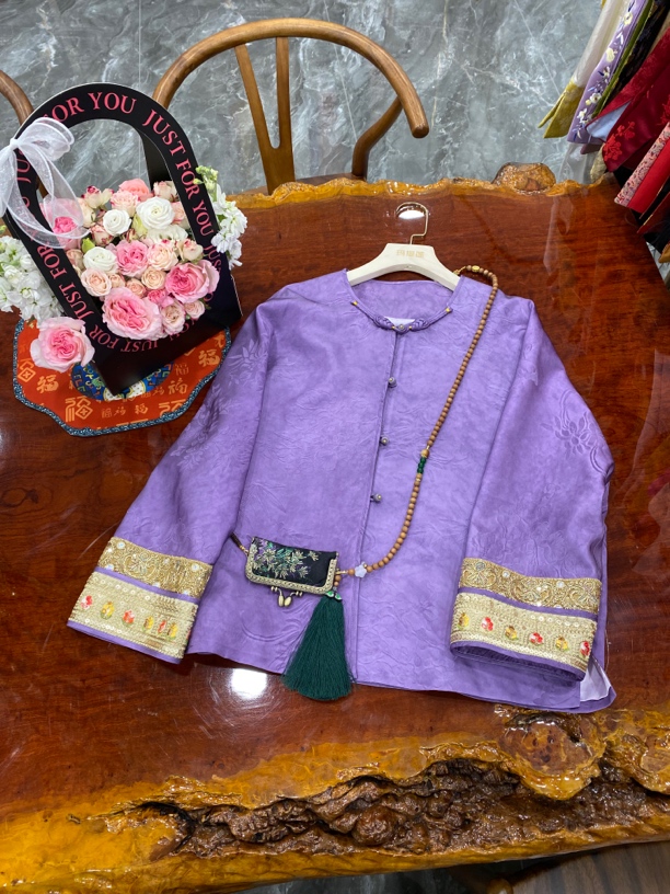 新中式桑蚕丝暗纹提花金线刺绣圆领盘扣轻奢秋冬休闲长袖外套紫色