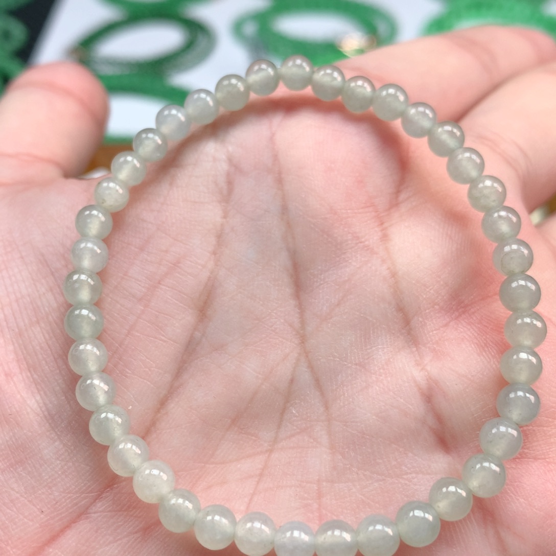 翡翠手链未镶嵌翡翠