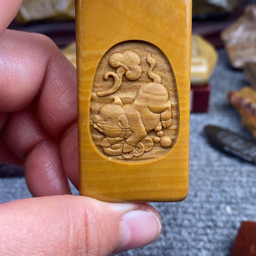 【闪购商品】原石雕刻手把件