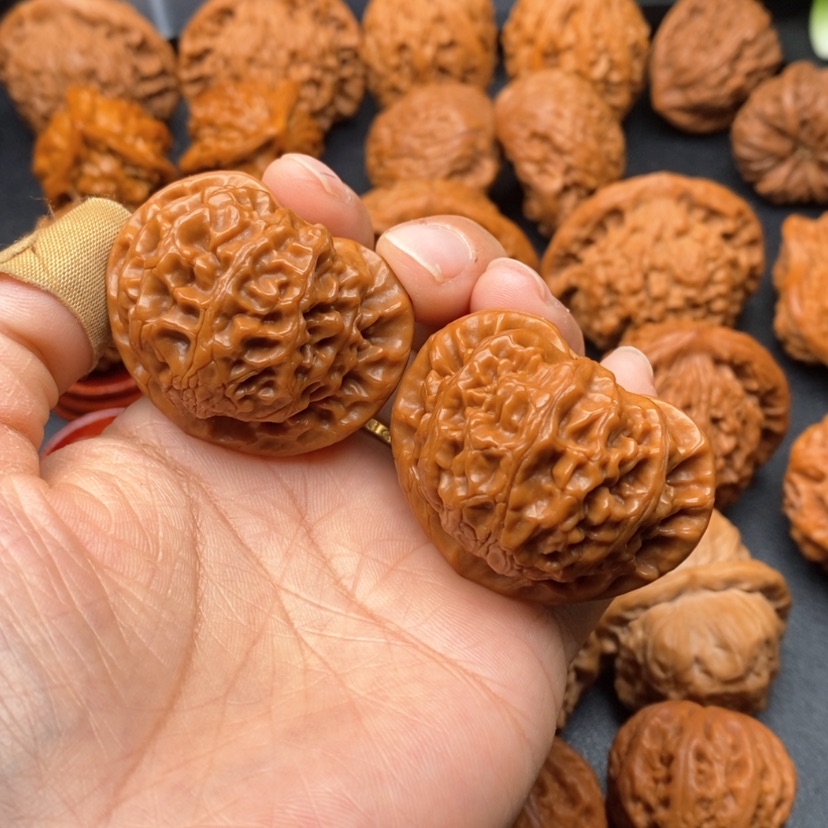 【闪购商品】文玩核桃把件43宫灯