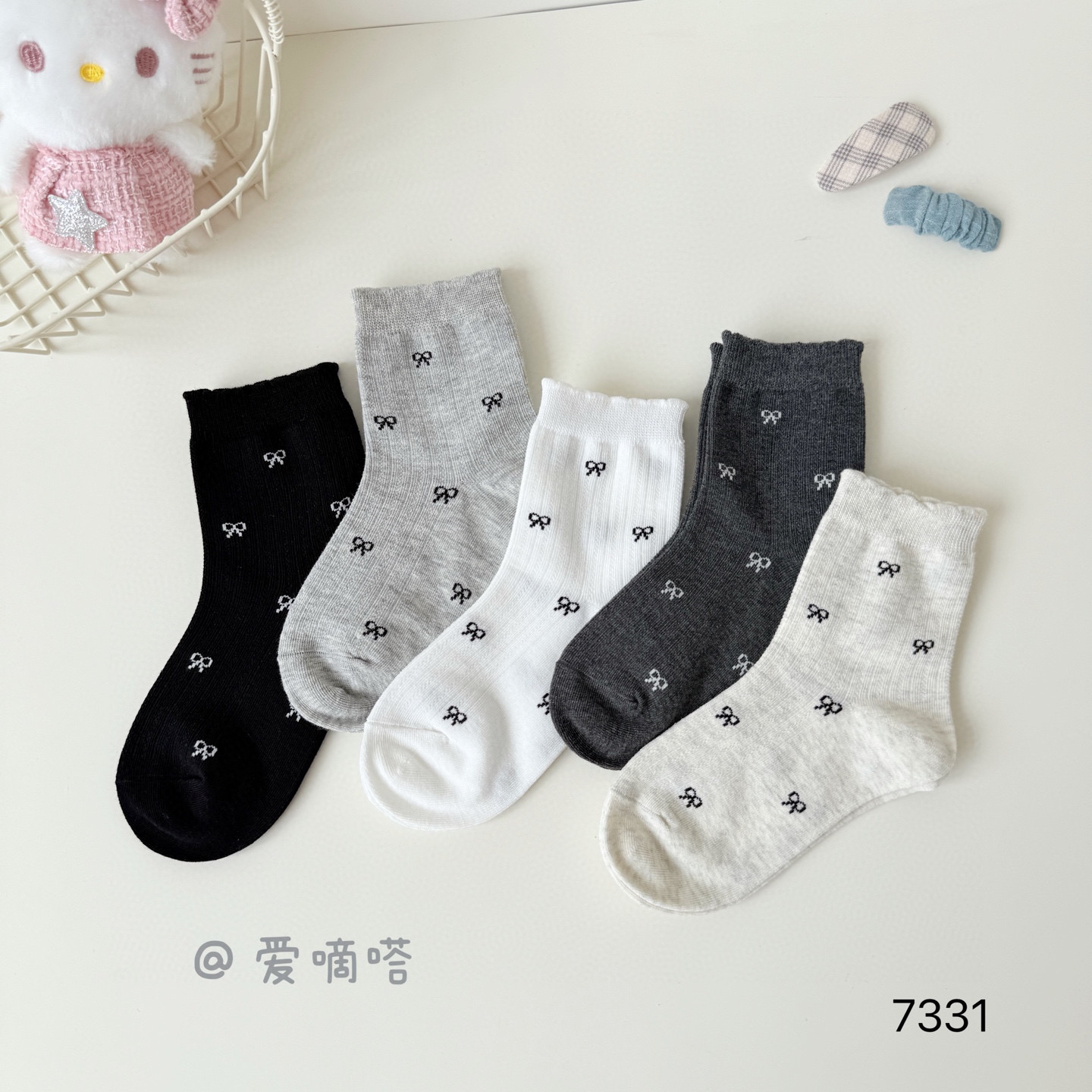 爱嘀嗒7331儿童袜子春秋季新款公主风黑白蝴蝶结女童中筒精梳棉袜