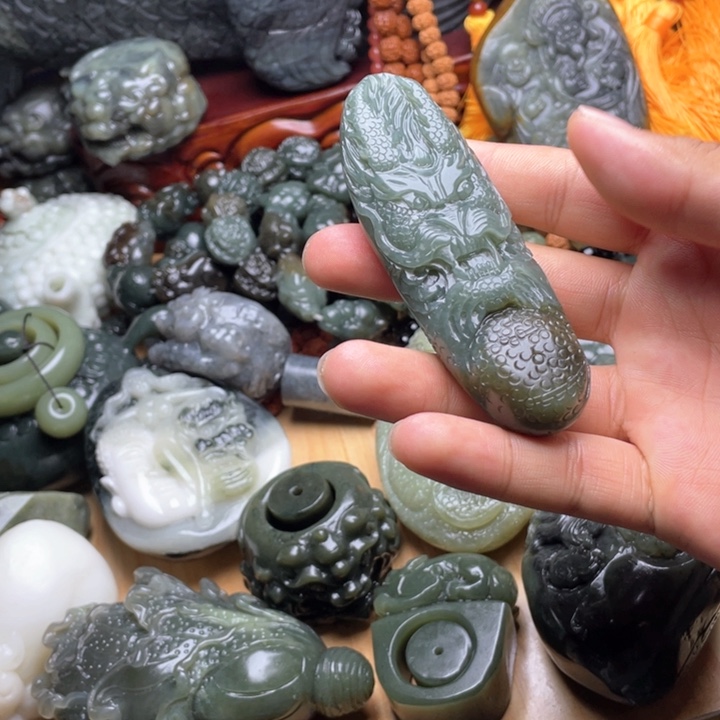 和田玉未镶嵌挂件