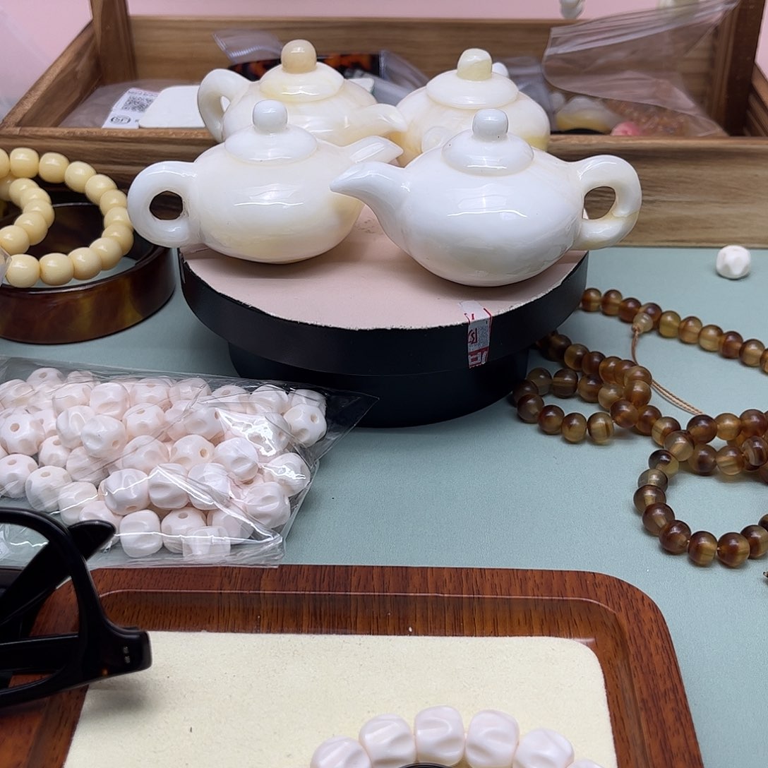 M***t硅胶纯铜胸针11111