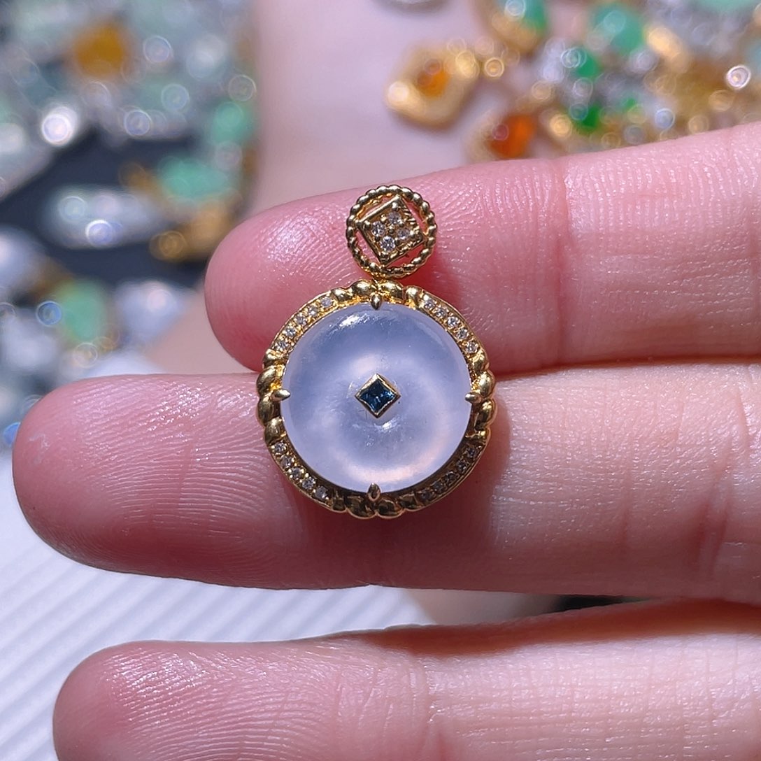 翡翠颈饰18K金镶嵌泡*·吊坠