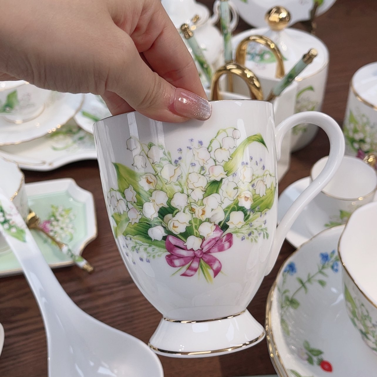 【闪购商品】瓷片杯杯———————