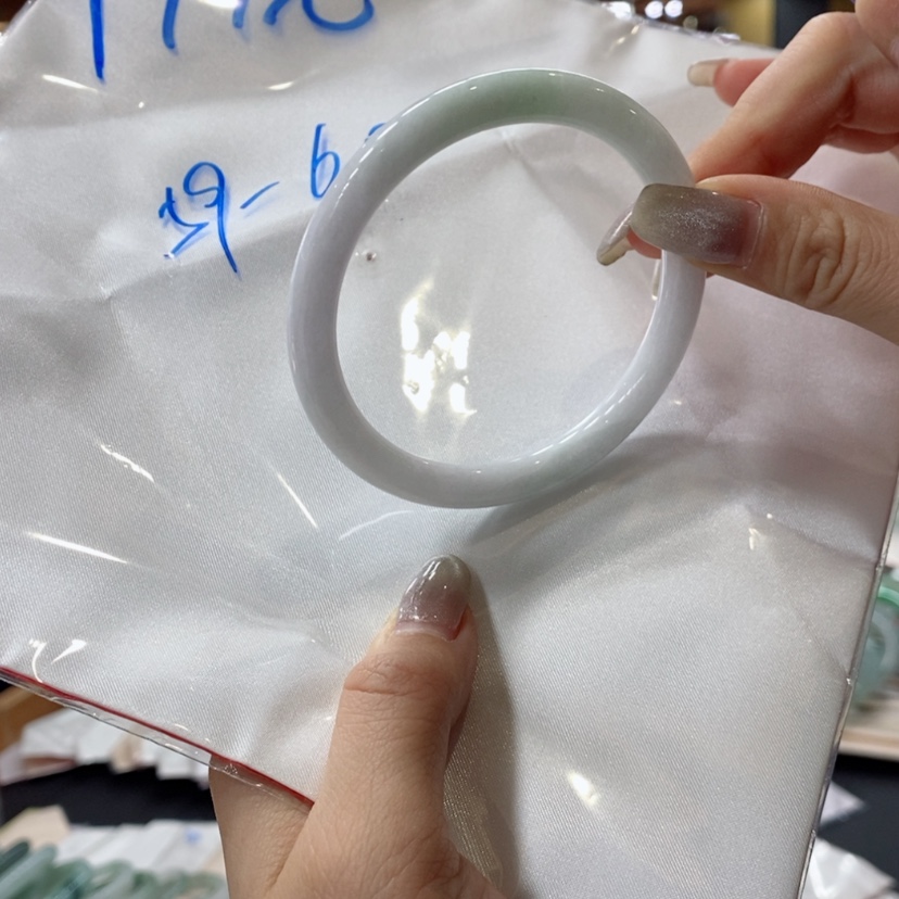 【闪购商品】翡翠手镯未镶嵌买断