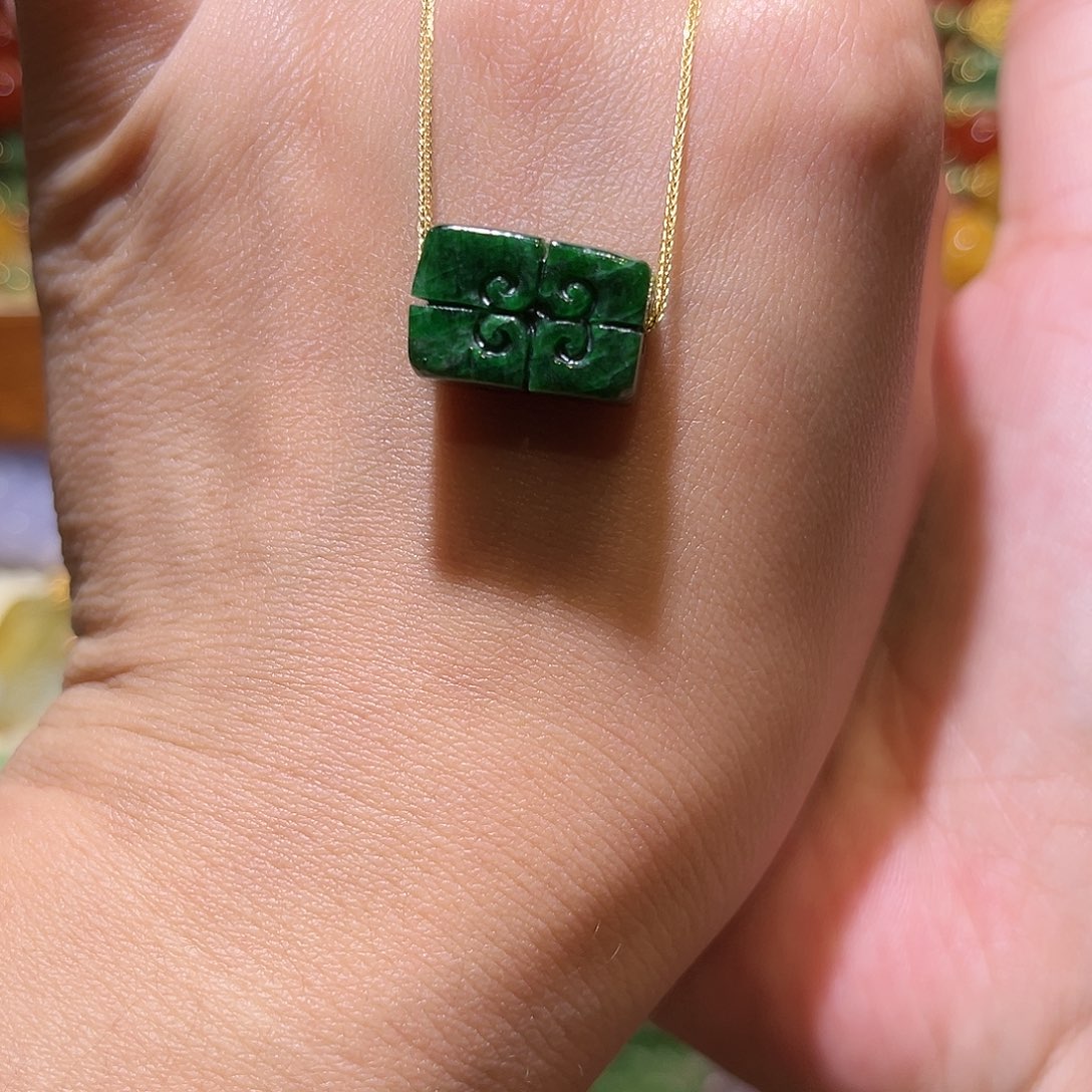 翡翠未镶嵌颈饰翡翠