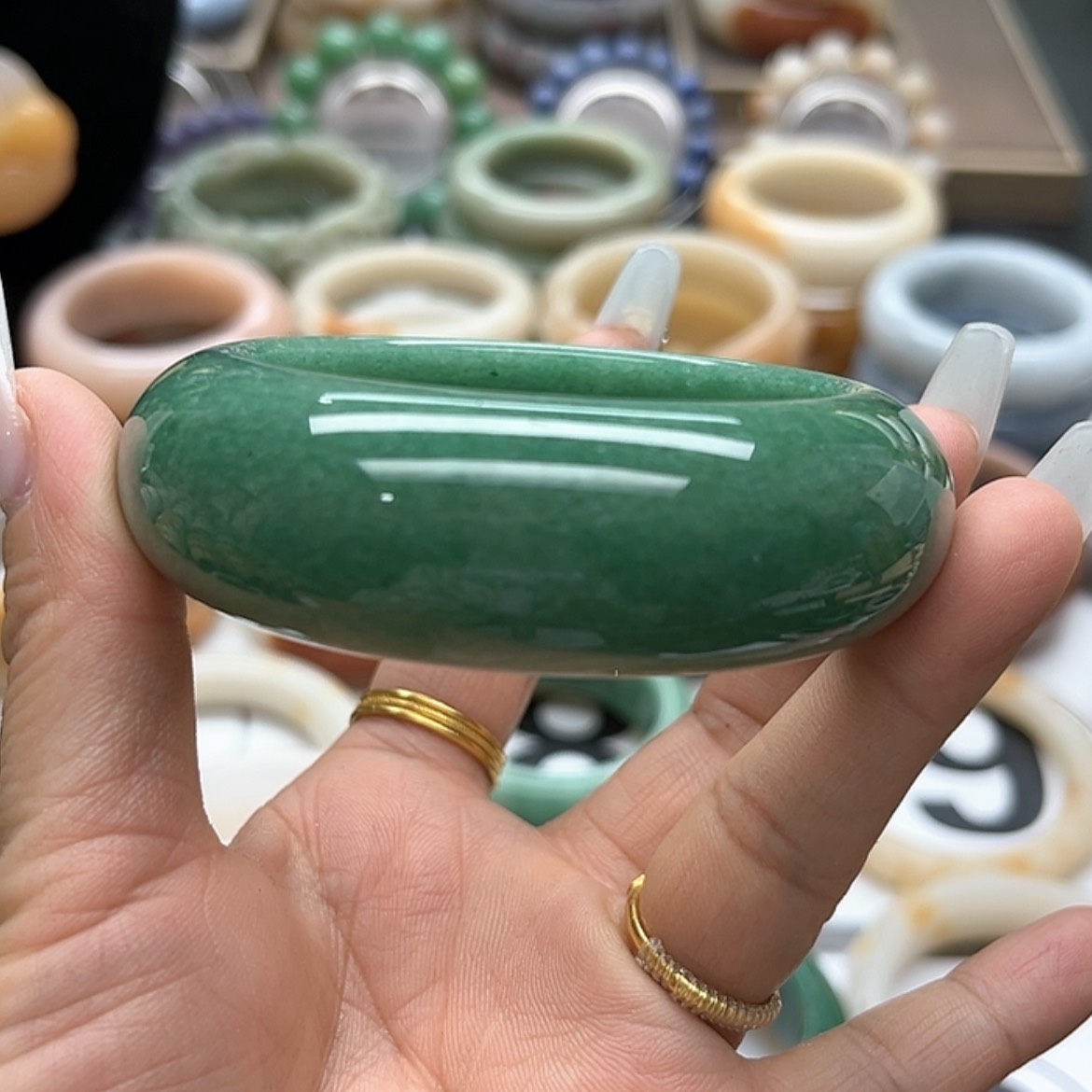 【闪购商品】石英质玉手镯未镶嵌开***福纯天然佘太翠绿福利