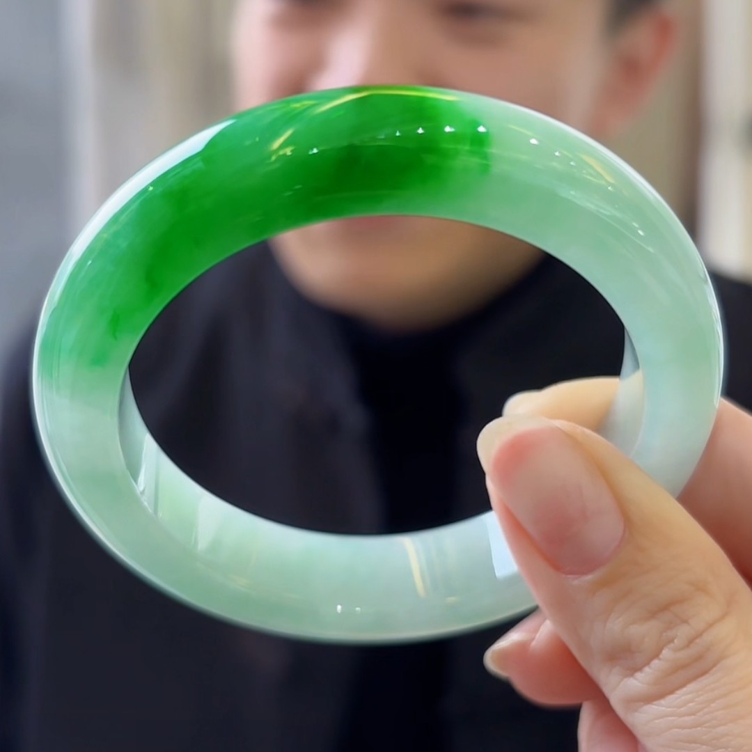 天然缅甸翡翠手镯