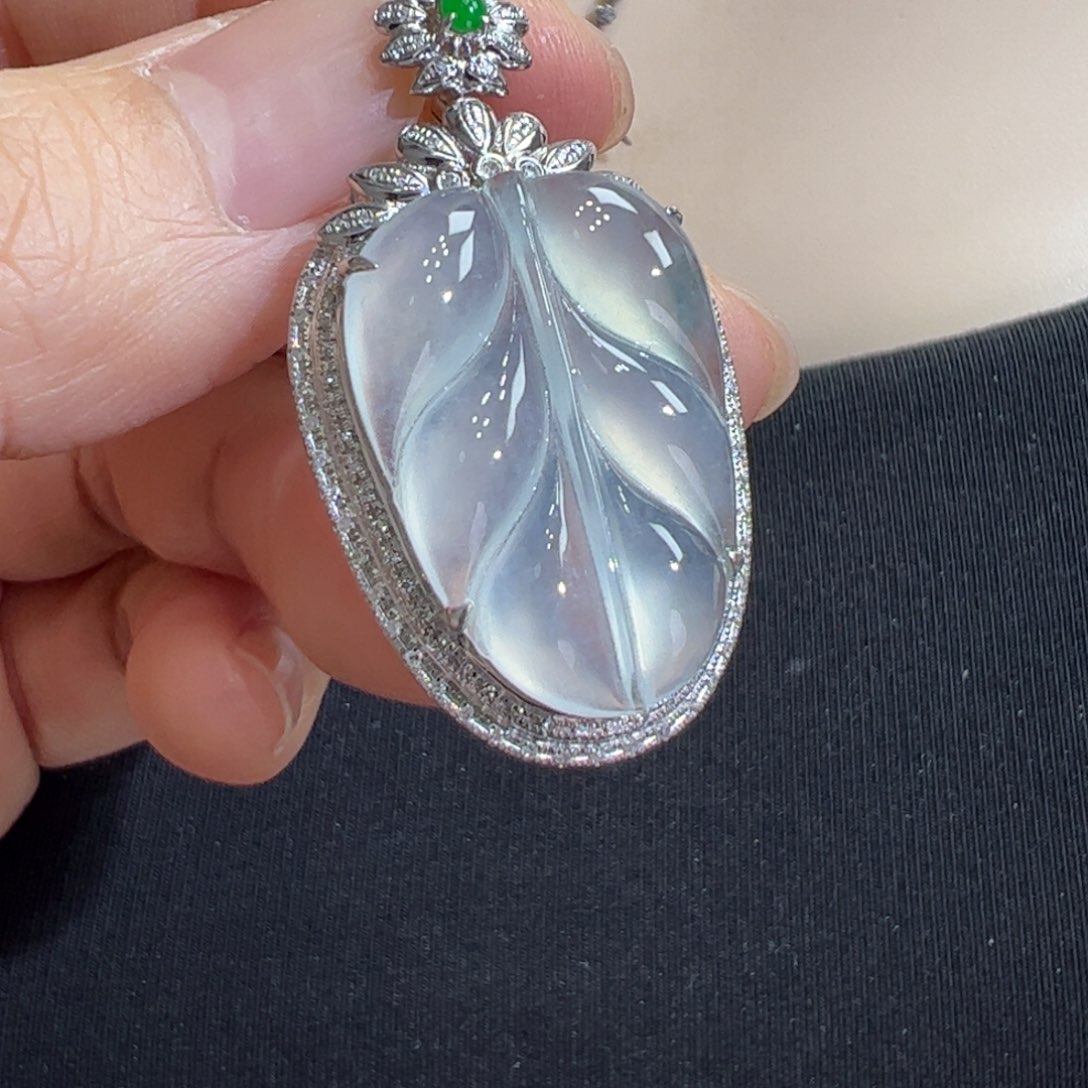 翡翠吊坠(不含链)18K金镶嵌