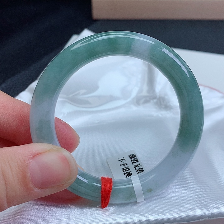 翡翠手镯未镶嵌51圈口