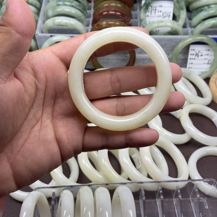 蛇纹石玉手镯未镶嵌海****善