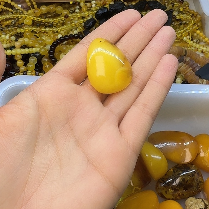 琥珀未镶嵌珠宝奇石
