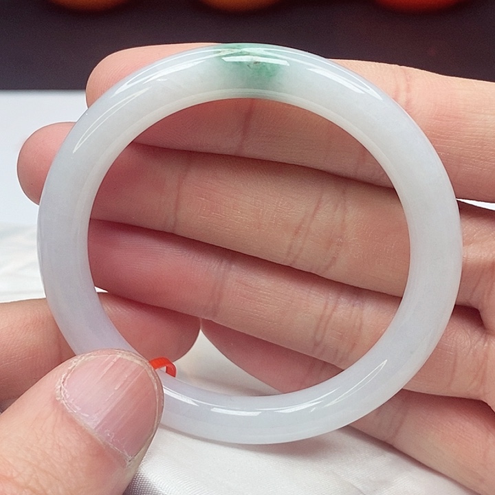 翡翠手镯未镶嵌51圈