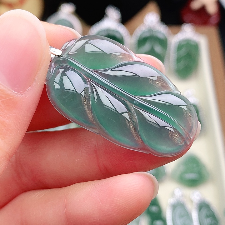 颈饰银S925镶嵌翡翠吊坠