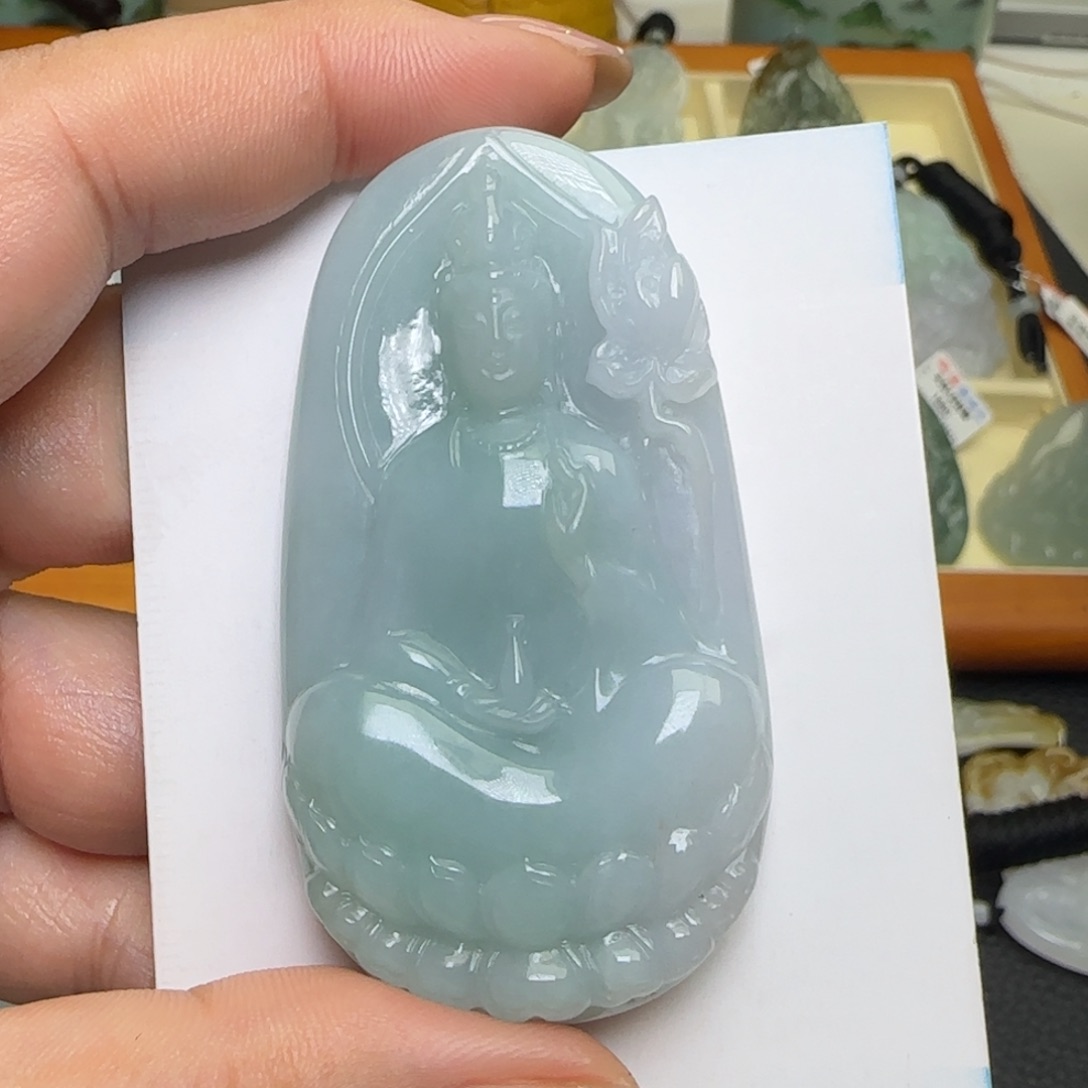 翡翠未镶嵌颈饰  