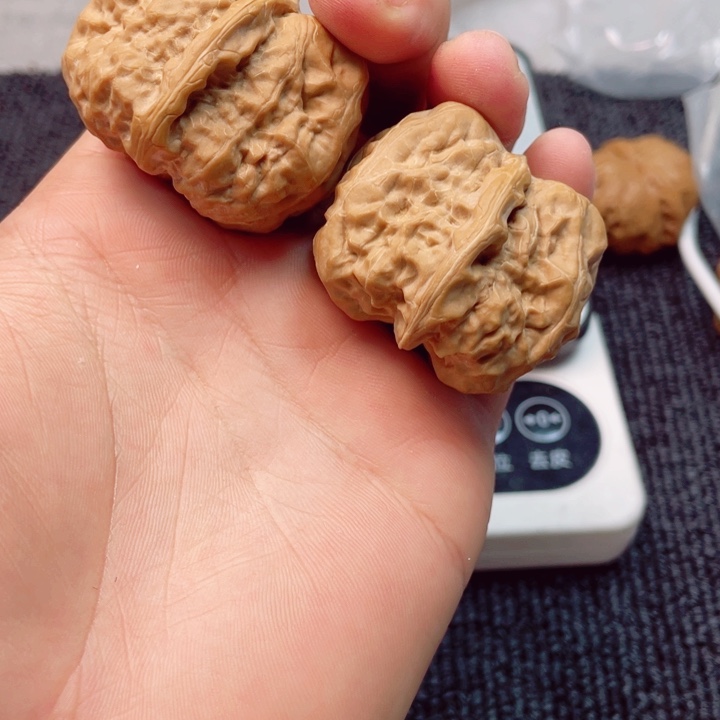 晓***鑫吊坠文玩核桃蛤蟆