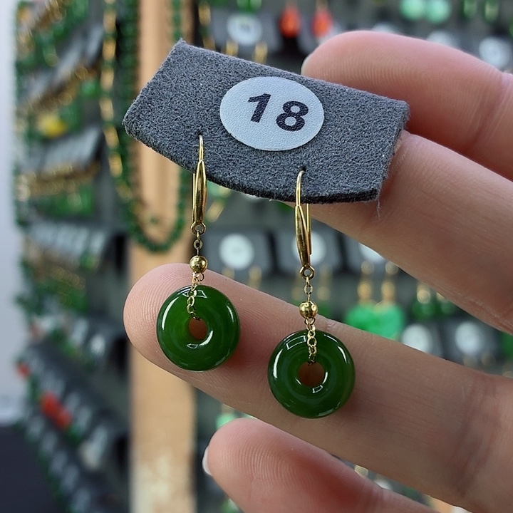 和田玉18K金镶嵌耳饰