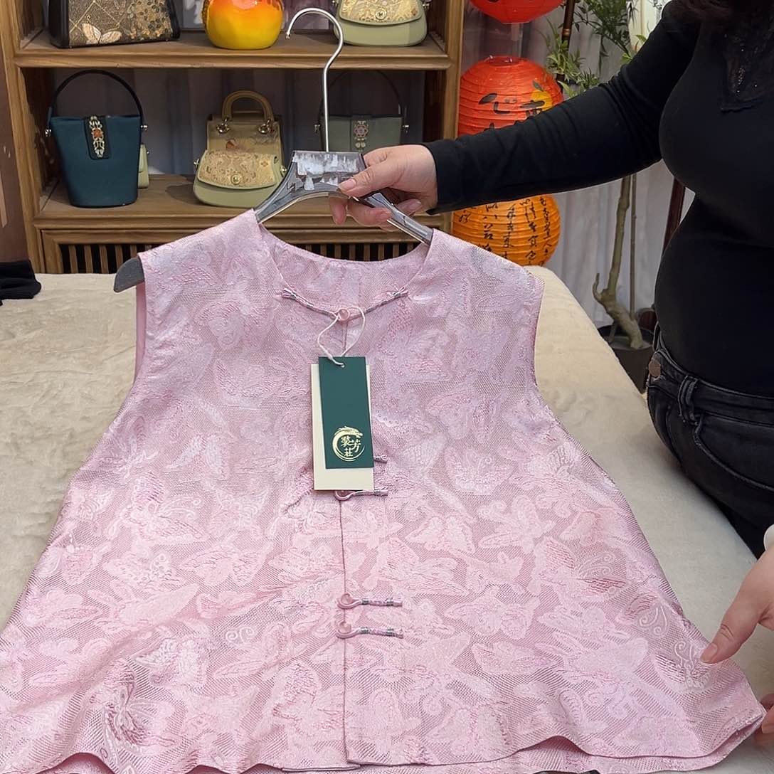 刺绣罗马甲成衣胸围110