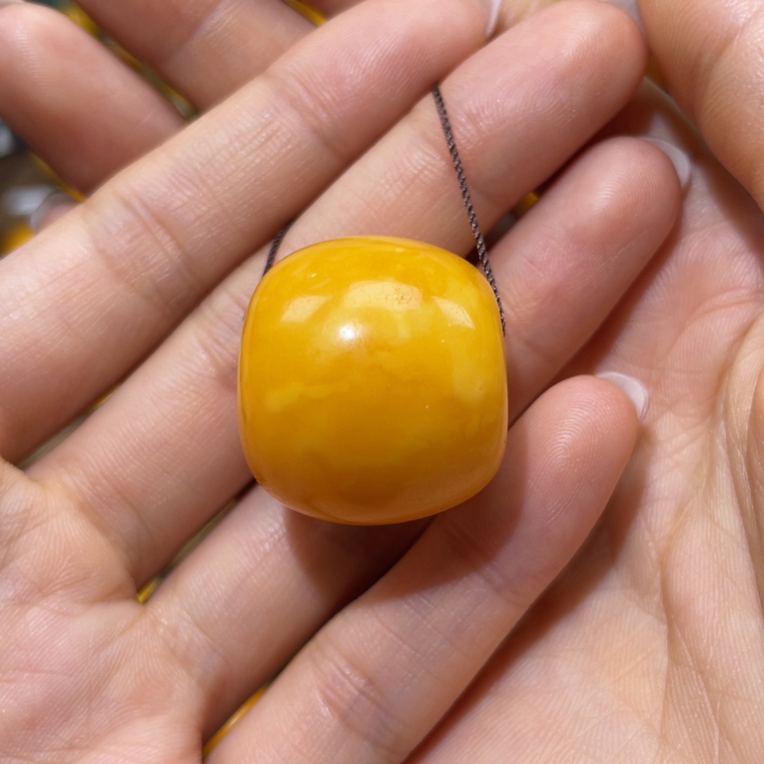 【闪购商品】琥珀裸石未镶嵌墩子