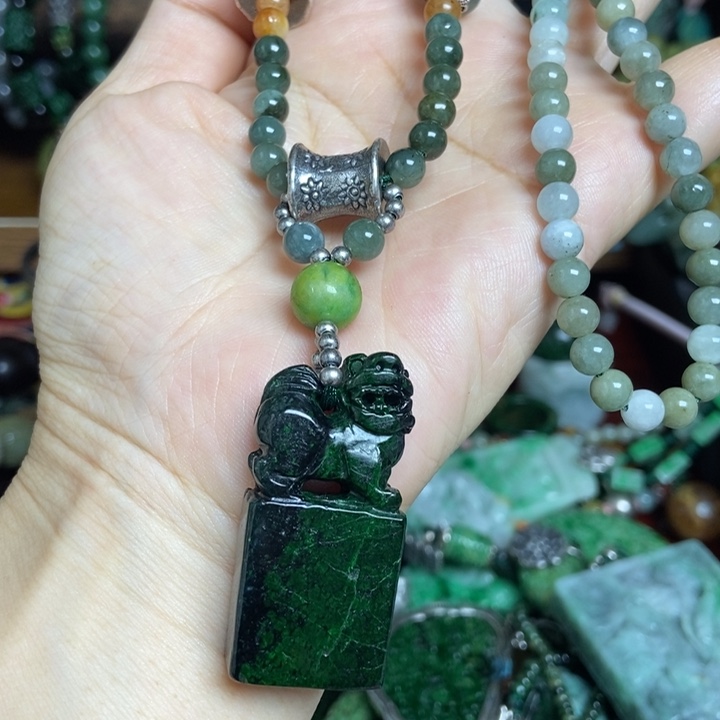 绿印章吊坠一条设计款