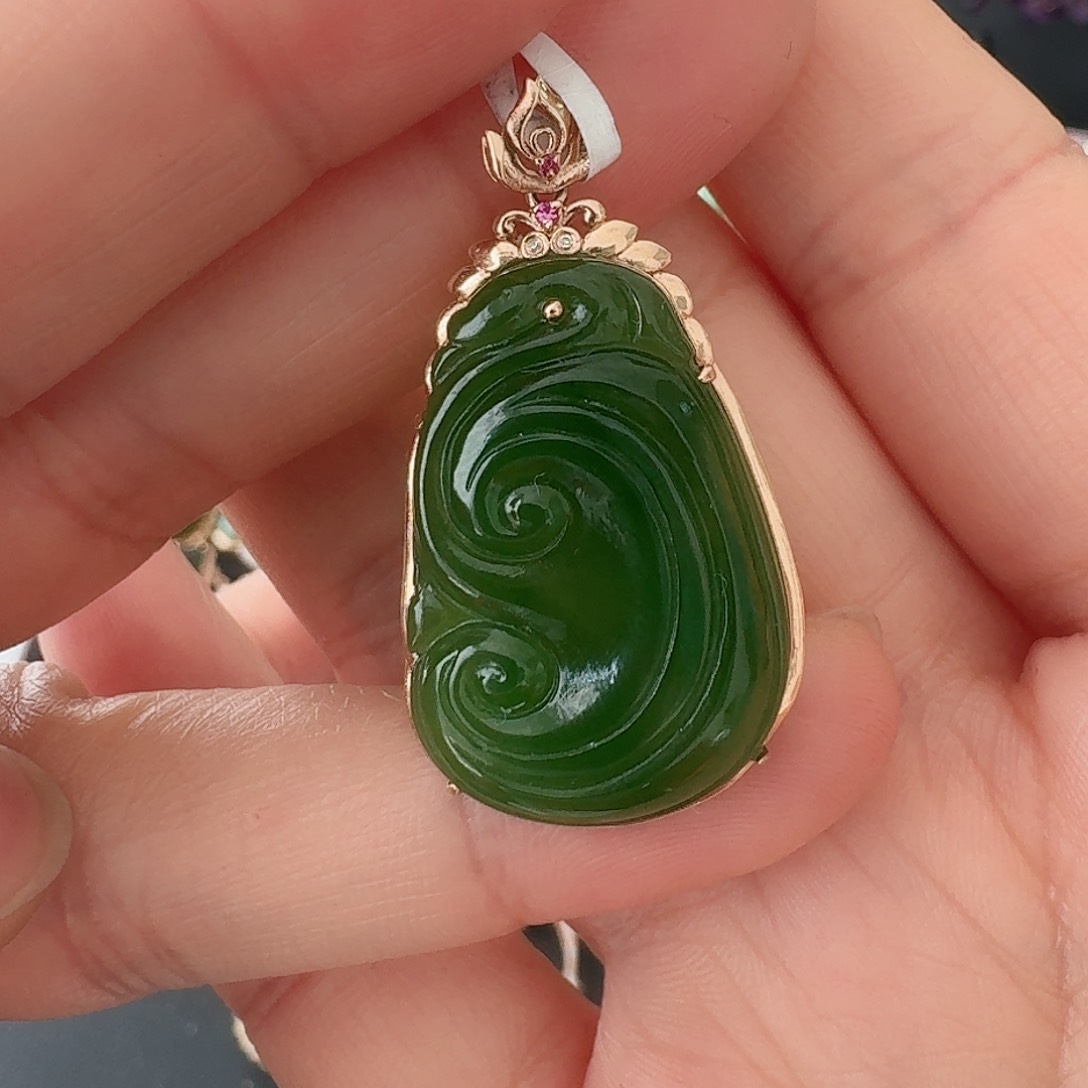 和田玉W挂坠18K金镶嵌