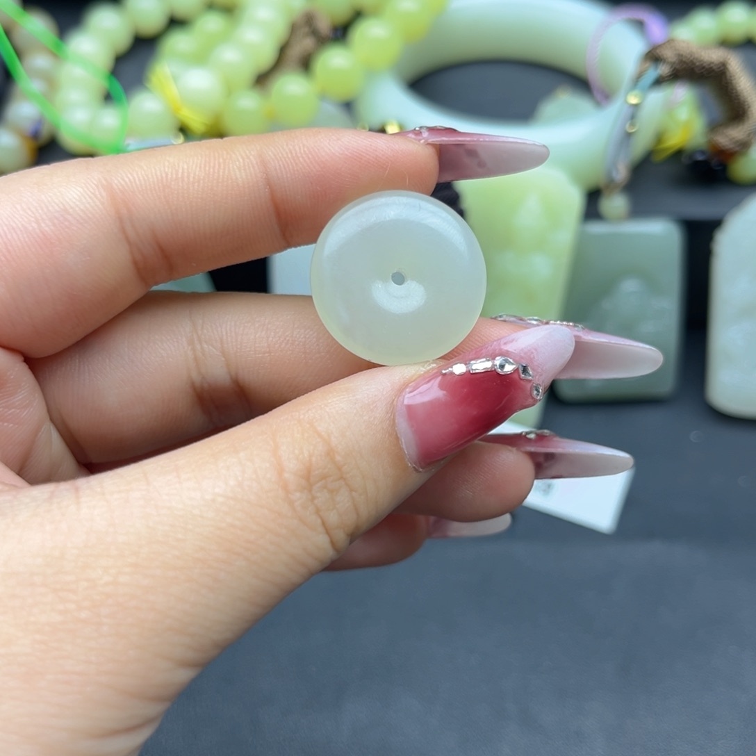 未镶嵌和田玉珠宝半成品
