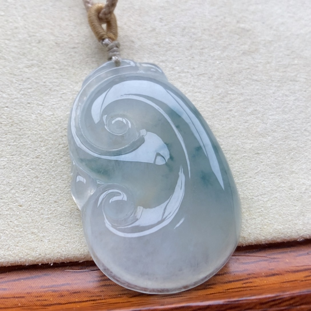 翡翠未镶嵌颈饰吊坠