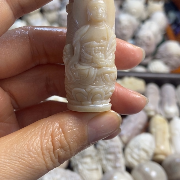 明***阳配饰鹿角雕刻一个出