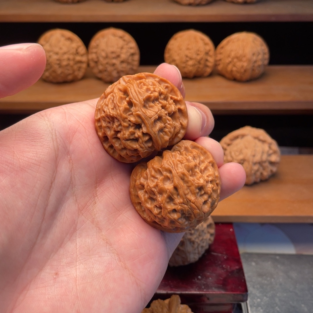 文玩核桃把件39原装红皮苹果园