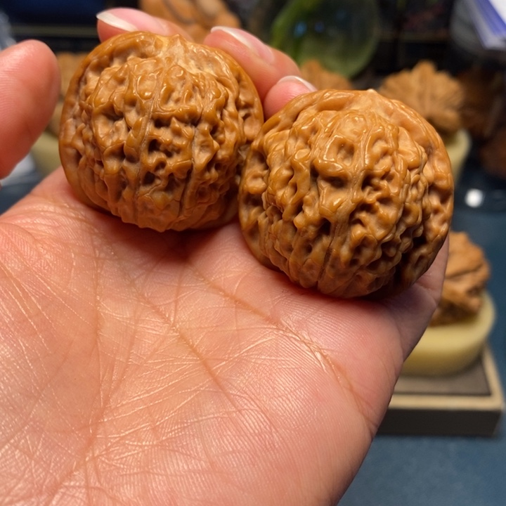 【闪购商品】把件文玩核桃莲花