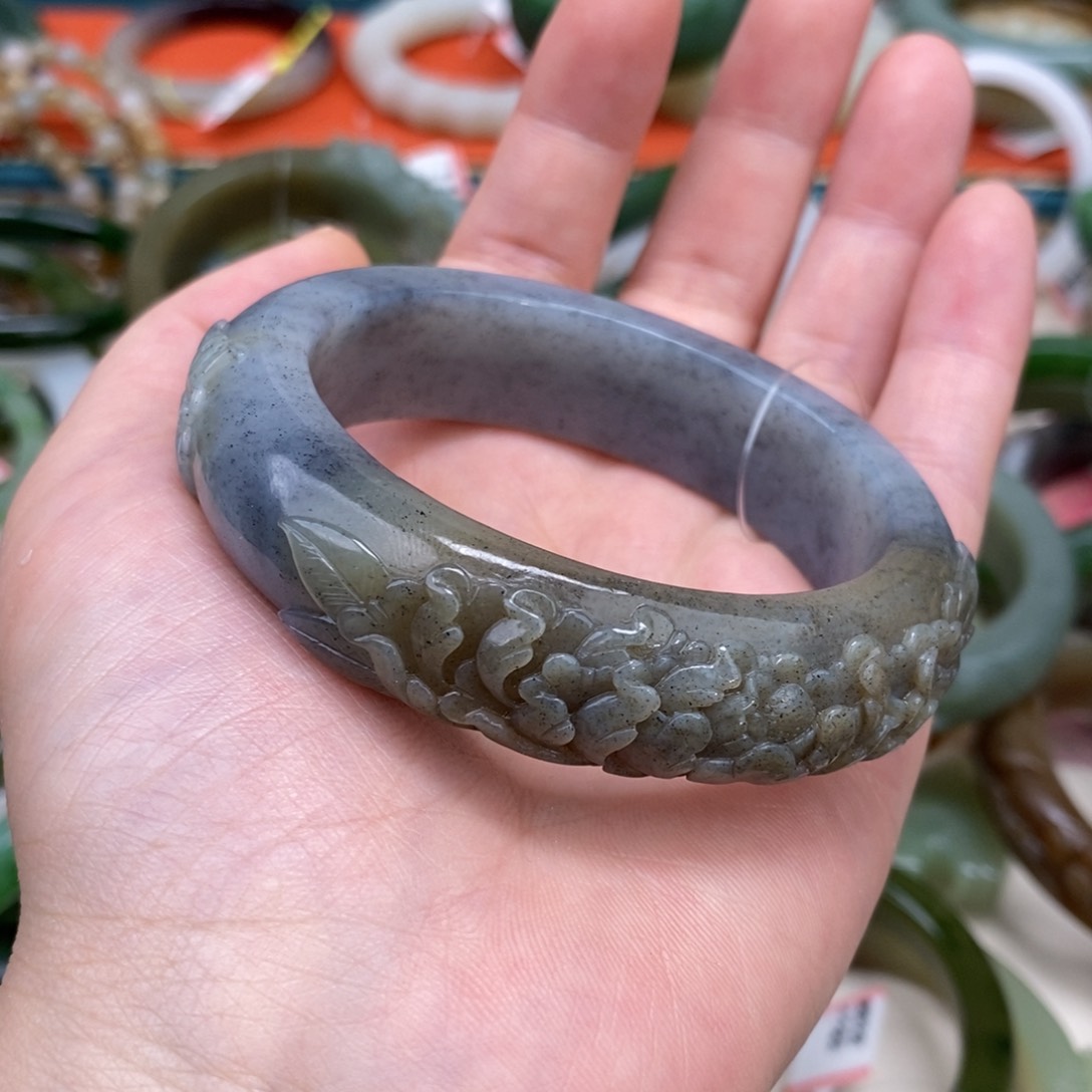 和田玉手镯未镶嵌顾*53