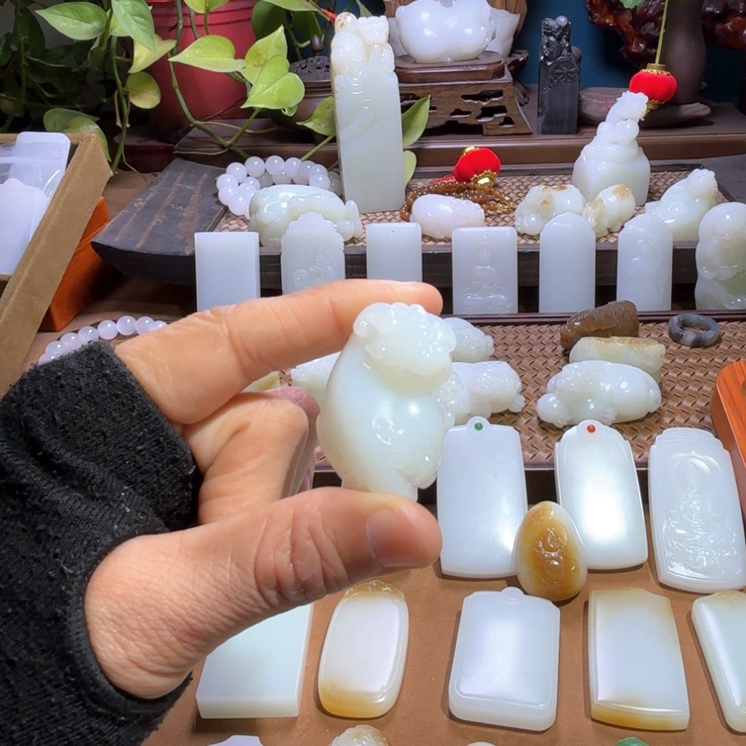 和田玉颈饰未镶嵌