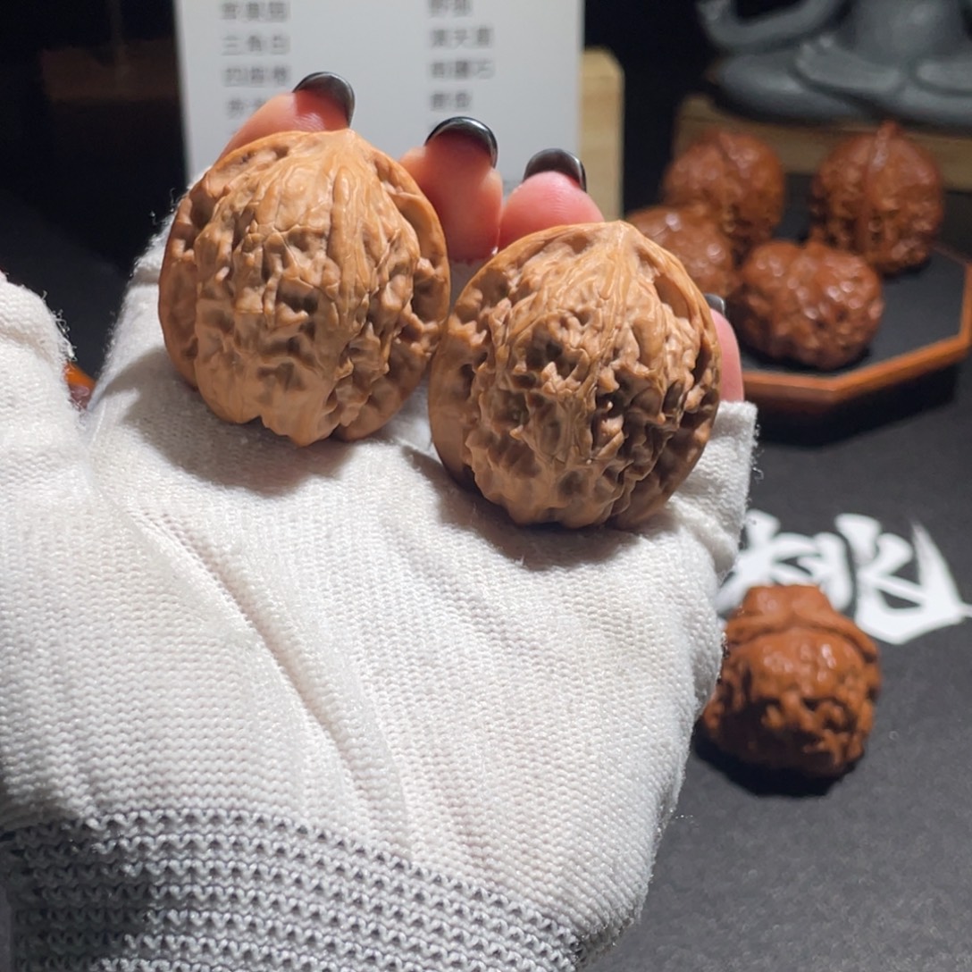 文玩核桃吊坠36.37野狼2395