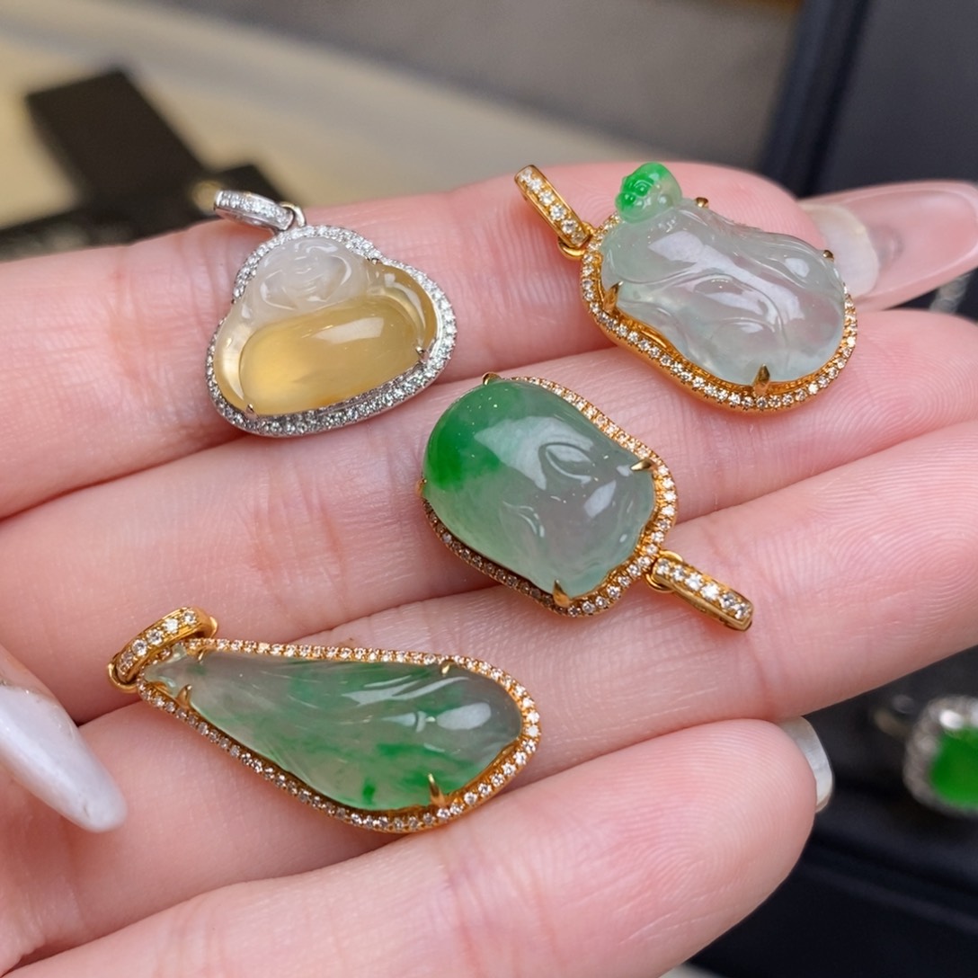 翡翠颈饰18K金镶嵌小滴溜吊坠 多样性发其一