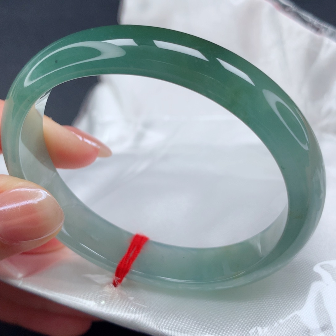 未镶嵌手镯翡翠，19号贵妃，正圈戴53.54