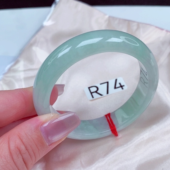 翡翠未镶嵌手镯手镯