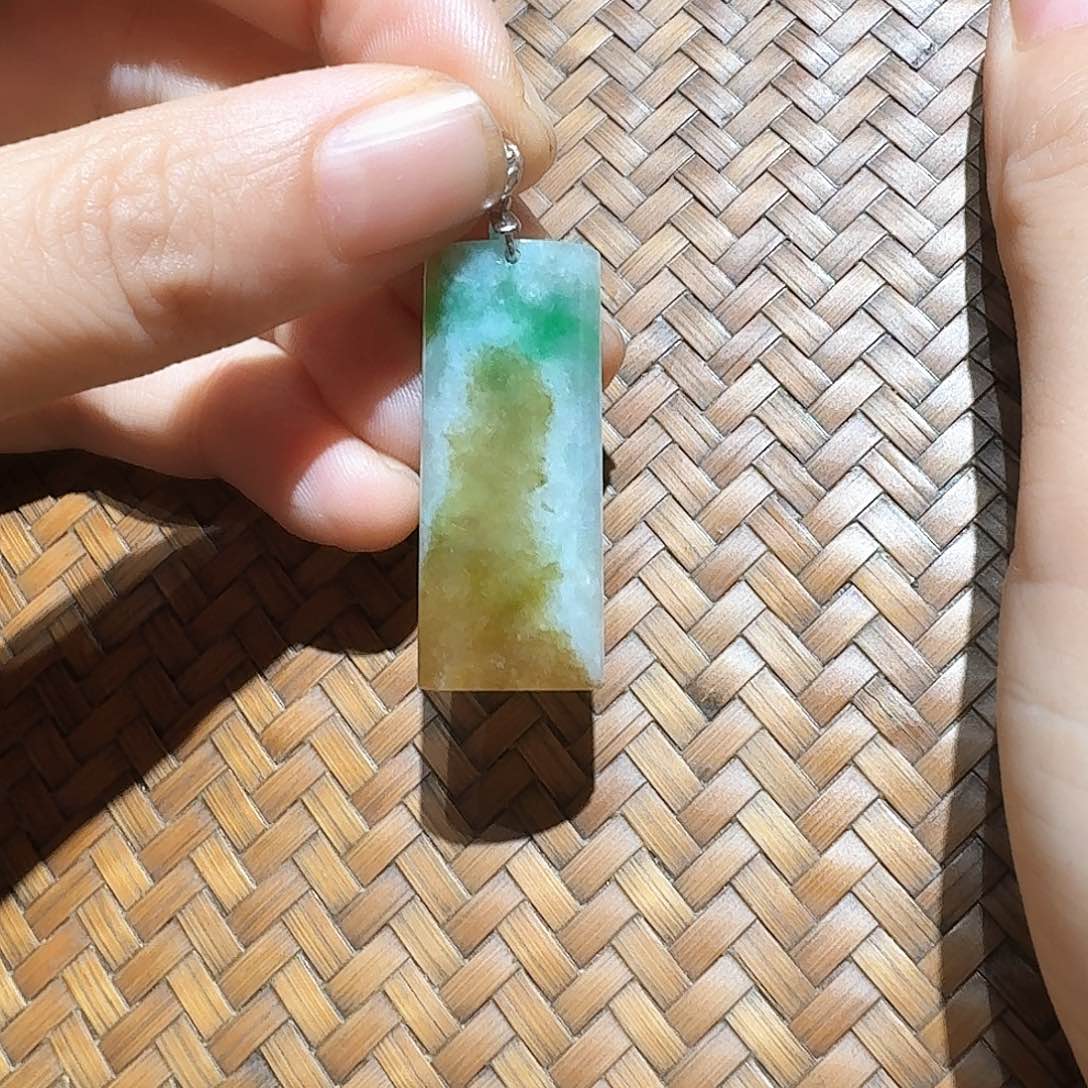 颈饰未镶嵌翡翠个性十足
