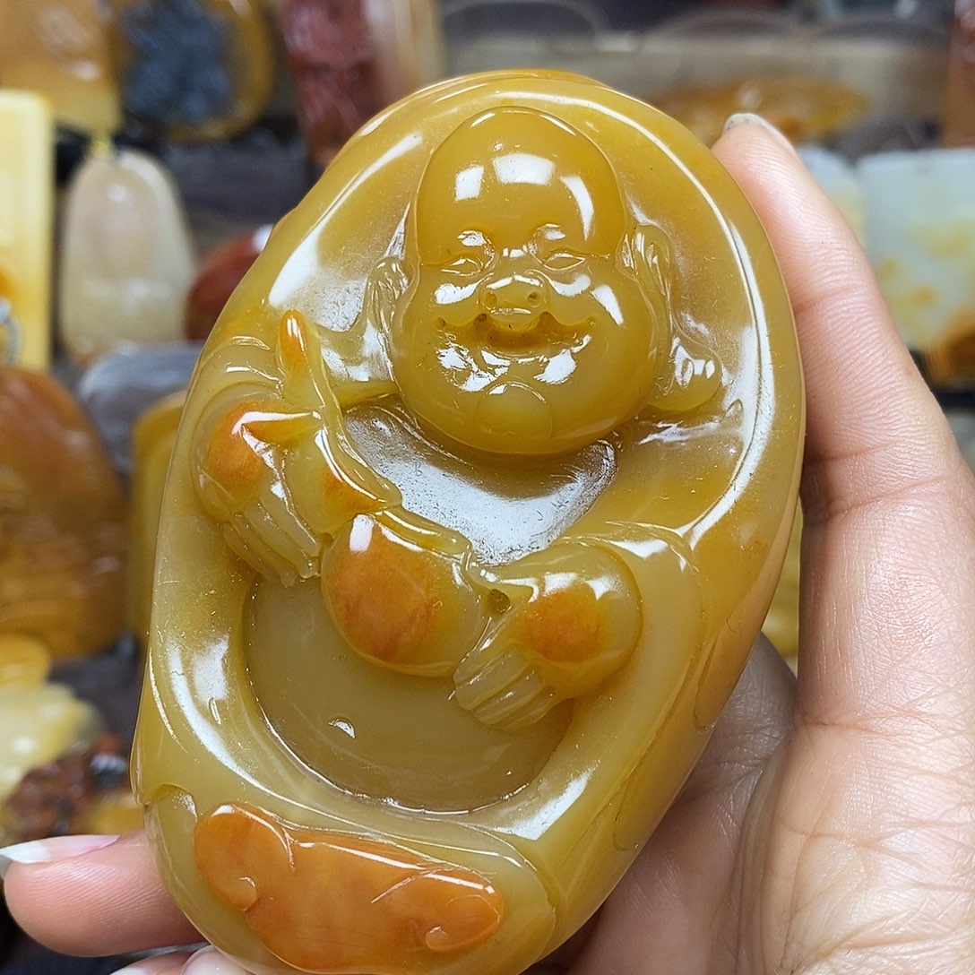 石英质玉（黄龙玉）颈饰未镶嵌