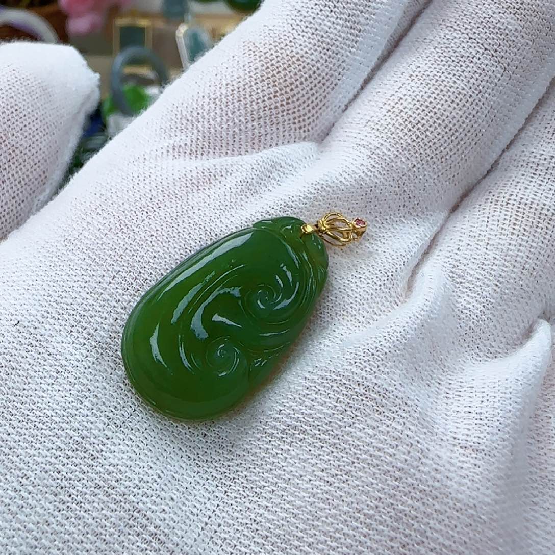 和田玉（碧玉）挂坠18K金镶嵌