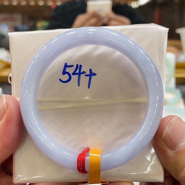 翡翠手镯未镶嵌翡翠